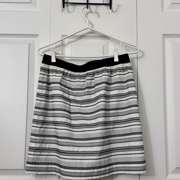 Ann Taylor Loft Lined Short Striped Skirt - women’s Size US 6 - Picture 2 of 6
